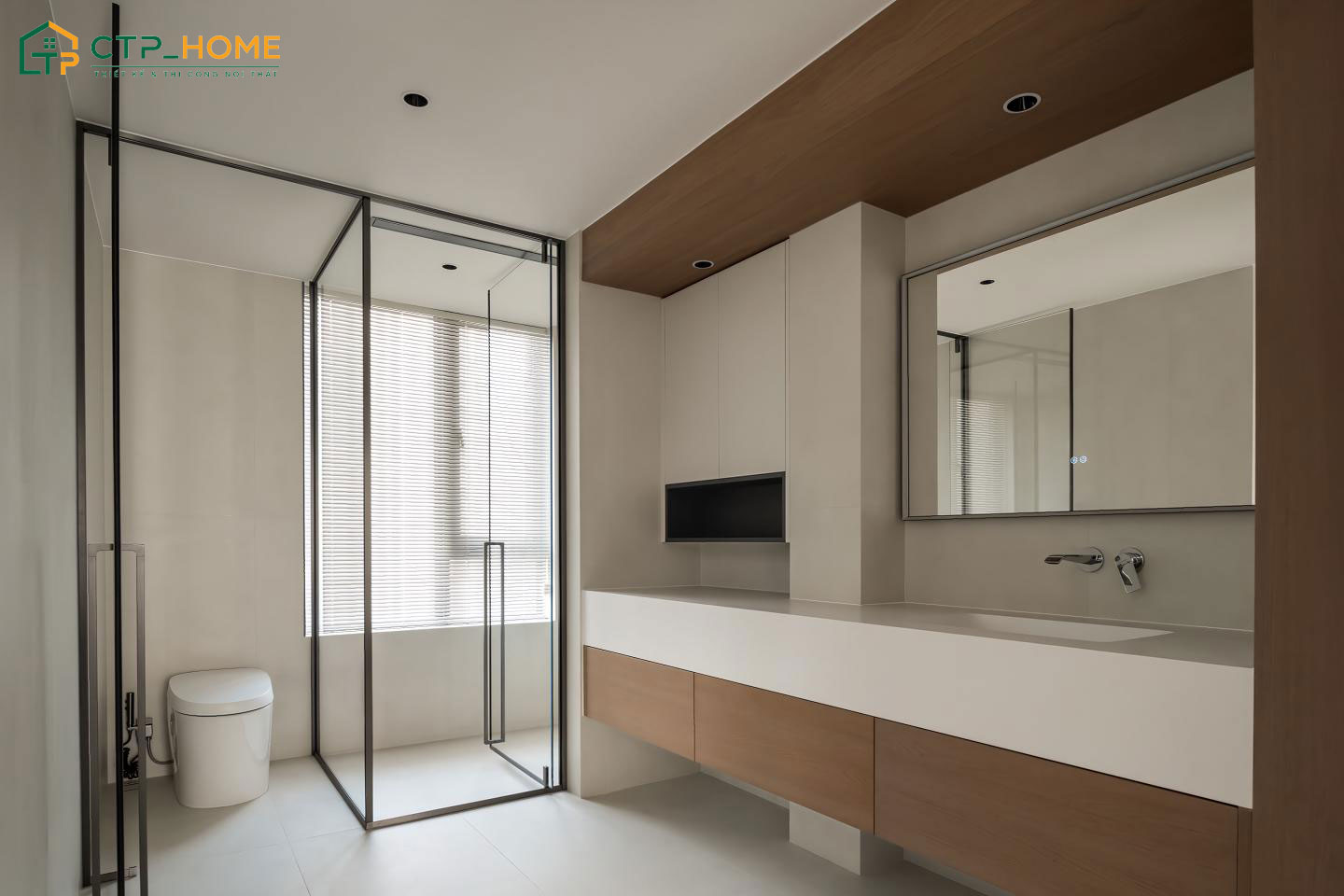 Không gian phòng tắm được thiết kế tối giản, gọn gàng cùng nội thất thông minh