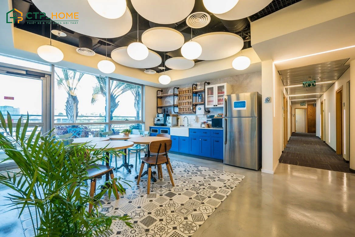 Mẫu thiết kế văn phòng làm việc đẹp với khu vực pantry rộng rãi, thông thoáng