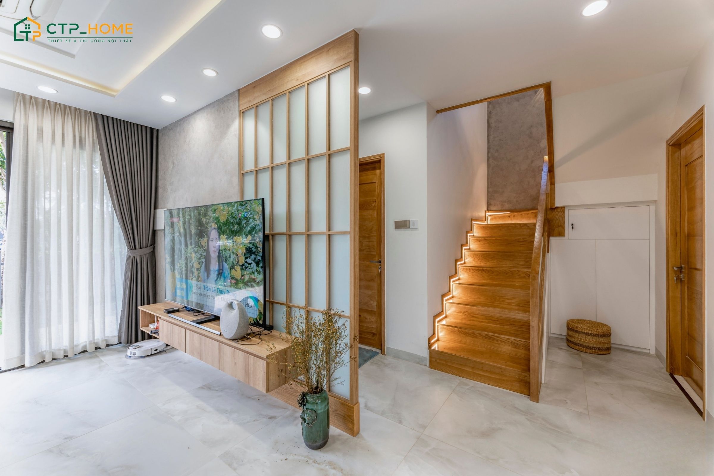 Kệ tivi treo tường bằng gỗ công nghiệp cao cấp có độ bền cao