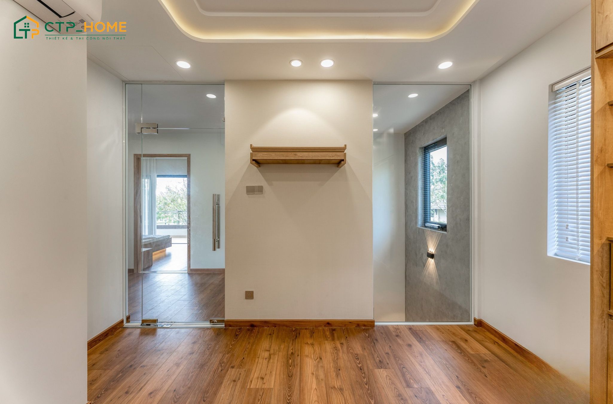 Sử dụng bàn thờ treo tường bằng gỗ công nghiệp vừa đảm bảo thẩm mỹ vừa tối ưu chi phí