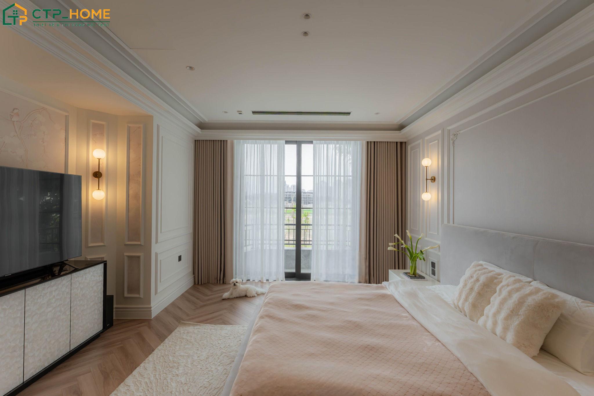 Mẫu thi công phòng ngủ phong cách tân cổ điển đẳng cấp và tinh tế với tone màu trắng sữa