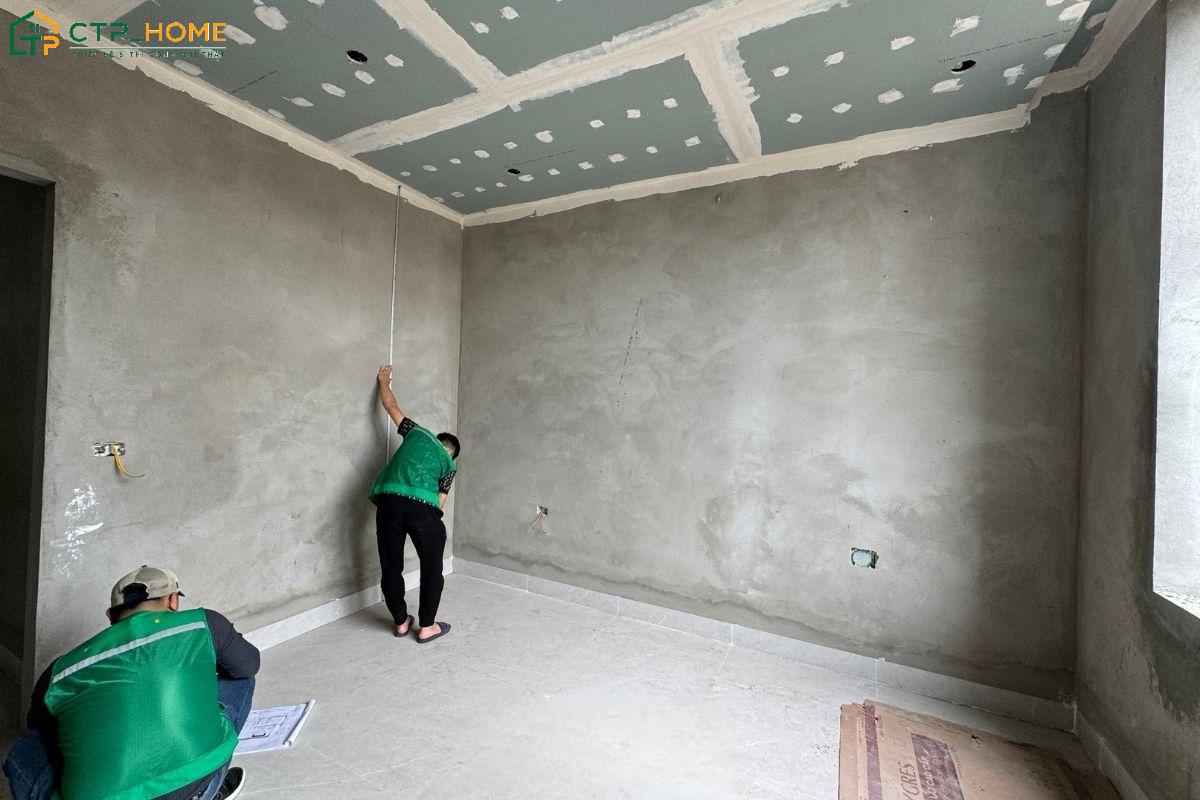 Khảo sát kích thước thực tế là bước quan trọng trước khi thi công phòng ngủ