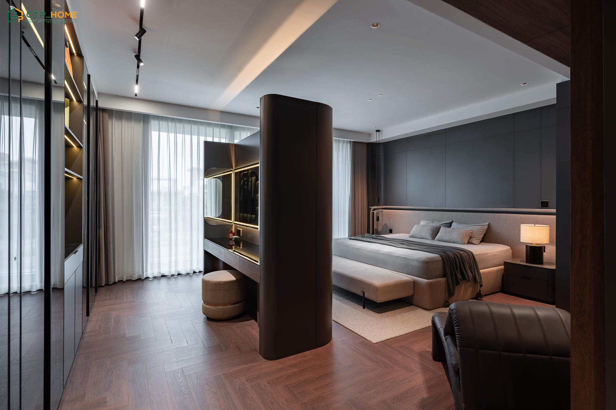 Việc tích hợp nhiều công năng bên trong phòng ngủ biệt thự sẽ giúp nâng cao chất lượng cuộc sống