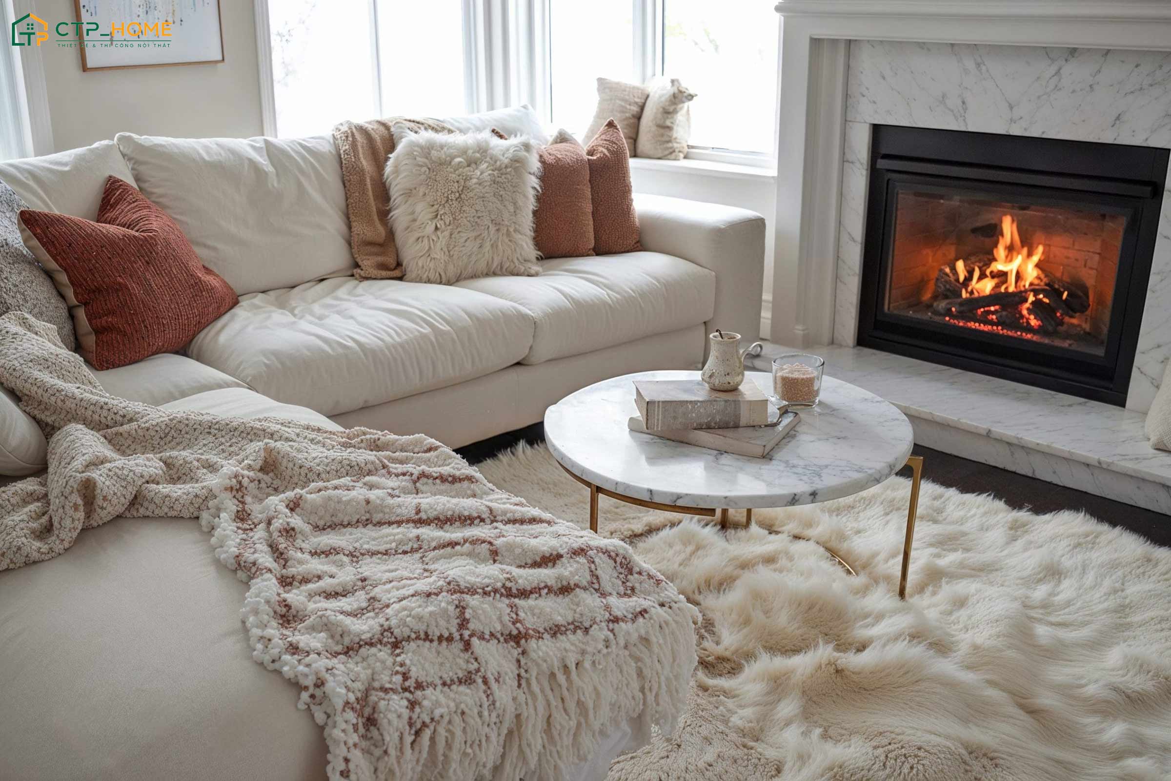 Thiết kế phòng khách phong cách Scandinavian với thảm lông và lò sưởi giúp mang lại cảm giác mềm mại và ấm cúng