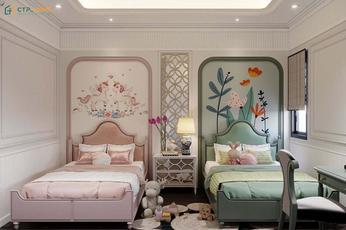 Nội thất gỗ sáng màu kết hợp với phụ kiện trang trí đậm chất trẻ thơ rất phù hợp cho phòng ngủ 2 người