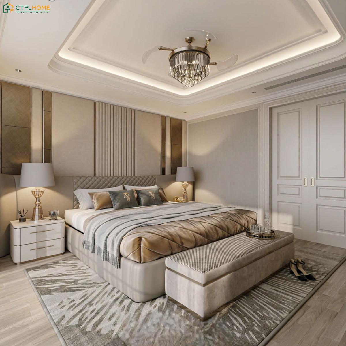 Vách đầu giường được thiết kế cầu kỳ với các đường nét phào chỉ và họa tiết trang trí đối xứng