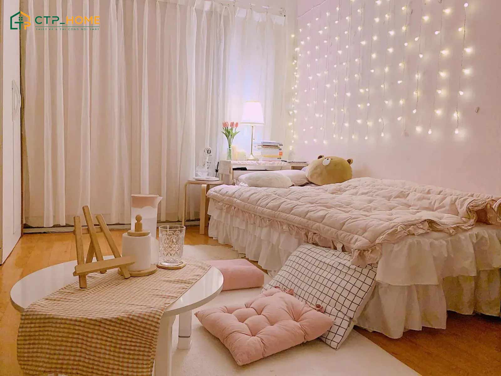 Khăn trải bàn là một trong những món đồ decor nhỏ nhưng lại góp phần hoàn thiện vẻ đẹp của phòng ngủ phong cách Vintage